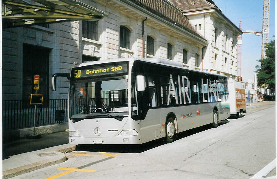 (062'031) - PostAuto Nordwestschweiz - BS 2845 - Mercedes (ex P 25'268) am 29. Juli 2003 beim Bahnhof Basel