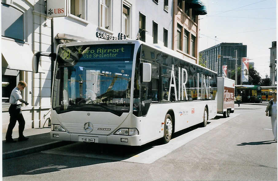 (062'032) - PostAuto Nordwestschweiz - BS 2844 - Mercedes (ex P 25'266) am 29. Juli 2003 beim Bahnhof Basel