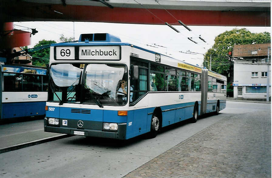 (062'125) - VBZ Zrich - Nr. 507/ZH 608'507 - Mercedes am 29. Juli 2003 in Zrich, Bucheggplatz