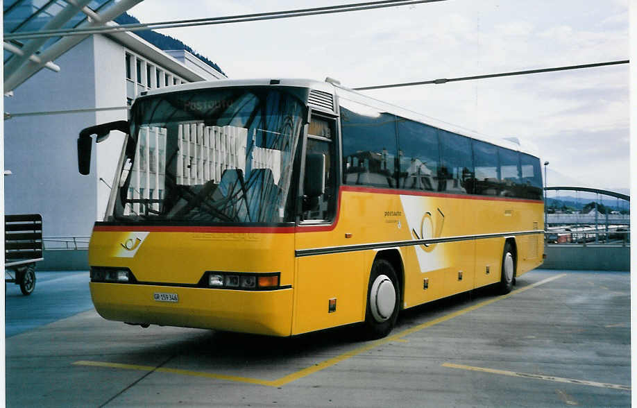 (062'218) - PostAuto Graubnden - GR 159'346 - Neoplan (ex P 25'138) am 29. Juli 2003 in Chur, Postautostation