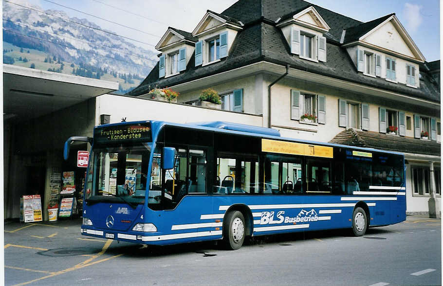 (062'337) - AFA Adelboden - Nr. 4/BE 26'704 - Mercedes am 3. August 2003 beim Bahnhof Frutigen