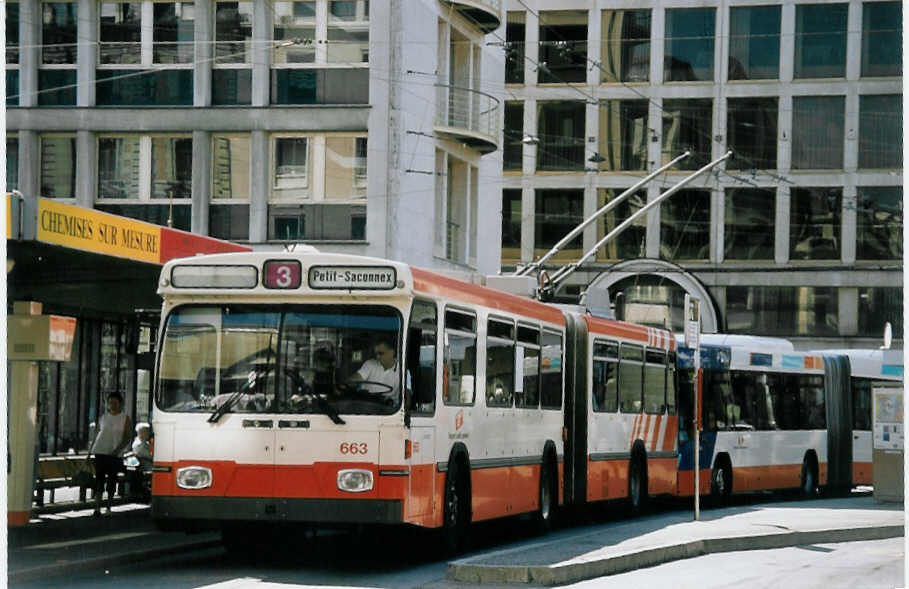 (062'435) - TPG Genve - Nr. 663 - Saurer/Hess Gelenktrolleybus am 4. August 2003 in Genve, Bel-Air
