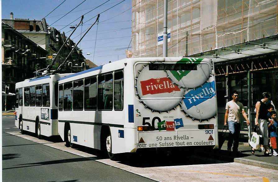 (062'528) - TL Lausanne - Nr. 901 - Lanz+Marti/Hess Personenanhnger am 4. August 2003 beim Bahnhof Lausanne