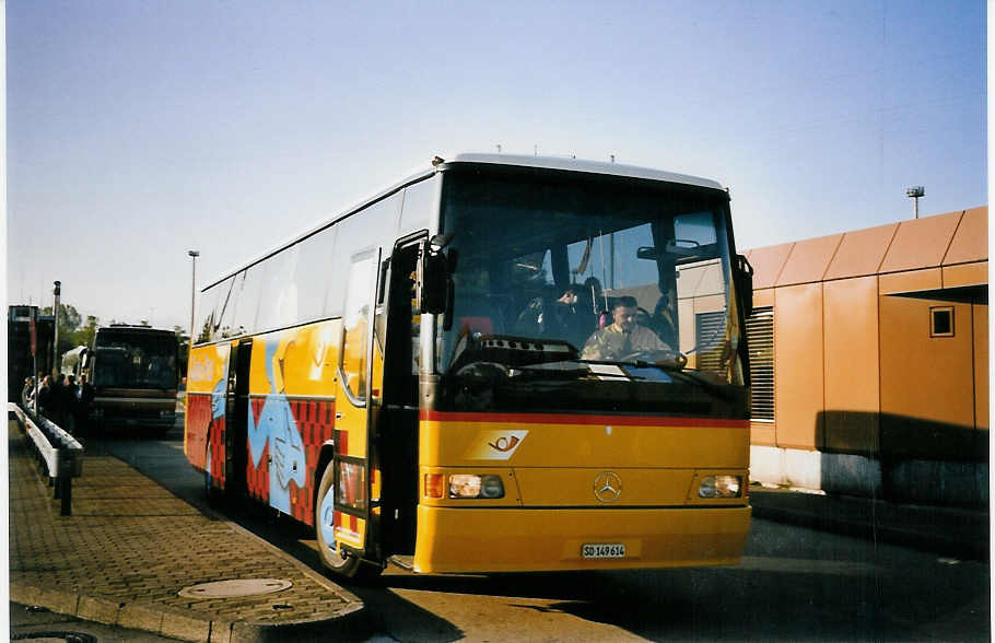 (063'632) - Aus der Schweiz: PostAuto Thal-Gu-Lebern - SO 149'614 - Mercedes (ex P 26'012; ex Steiner, Meikirch) am 29. September 2003 in Lrrach, Grenze
