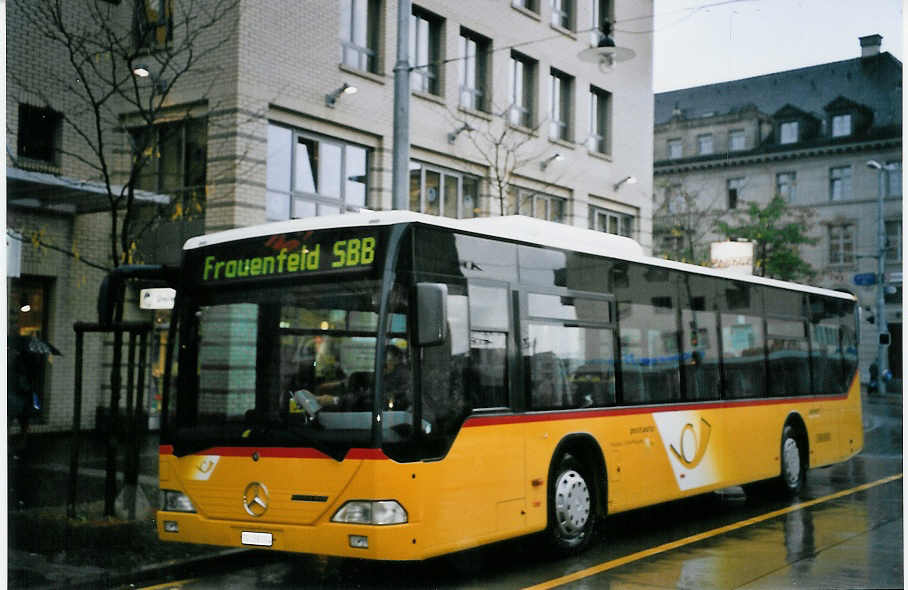 (063'708) - PostAuto Thurgau-Schaffhausen - Nr. 4/TG 158'094 - Mercedes (ex P 25'353) am 9. Oktober 2003 beim Bahnhof Frauenfeld