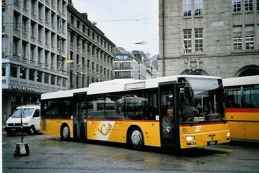 (063'834) - Schwizer, Goldach - SG 169'914 - MAN am 9. Oktober 2003 beim Bahnhof St. Gallen