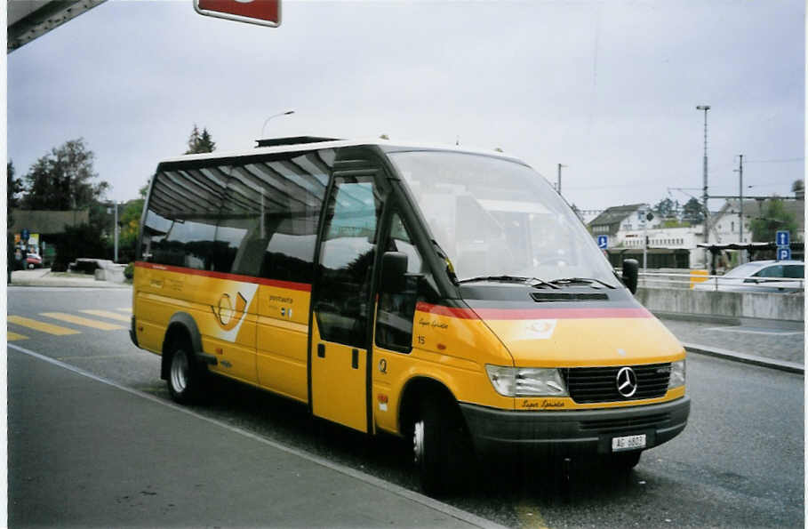(064'109) - Tschannen, Zogingen - Nr. 15/AG 6803 - Mercedes/Auwrter am 12. Oktober 2003 beim Bahnhof Zofingen