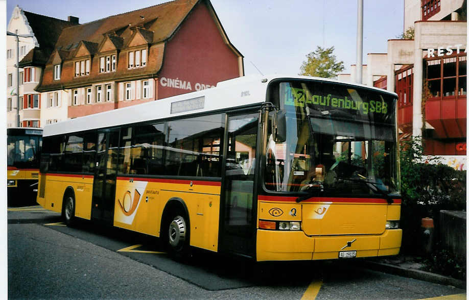 (064'203) - Keller, Hottwil - Nr. 1/AG 19'035 - Volvo/Hess am 18. Oktober 2003 beim Bahnhof Brugg