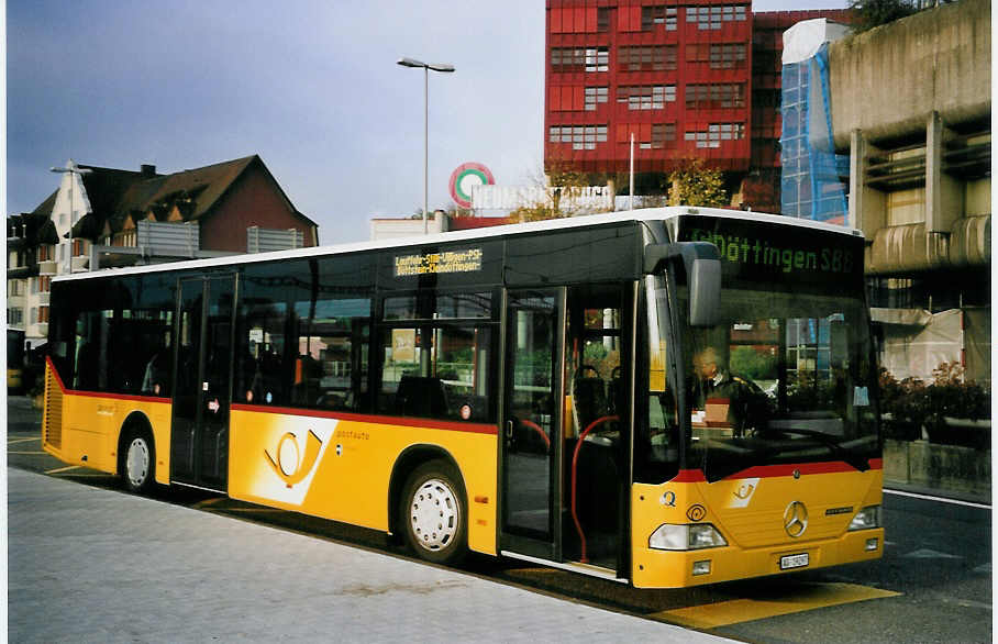 (064'205) - Knecht, Windisch - Nr. 73/AG 19'297 - Mercedes am 18. Oktober 2003 beim Bahnhof Brugg