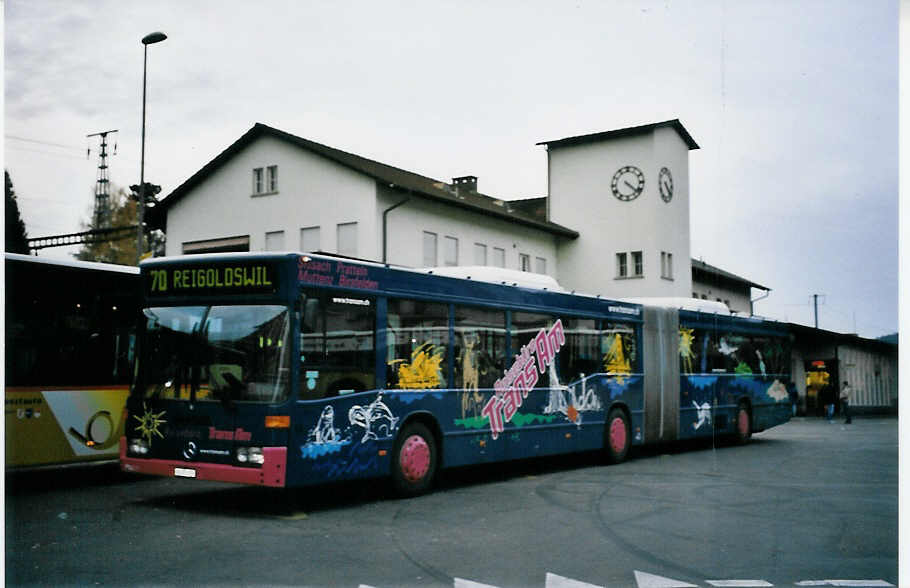 (064'402) - AAGL Liestal - Nr. 92/BL 7432 - Mercedes am 15. November 2003 beim Bahnhof Liestal