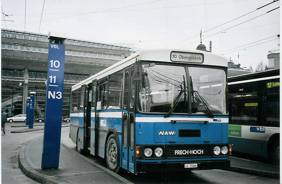 (064'829) - Bucheli, Kriens - Nr. 1/LU 15'046 - NAW/FHS am 27. Dezember 2003 beim Bahnhof Luzern