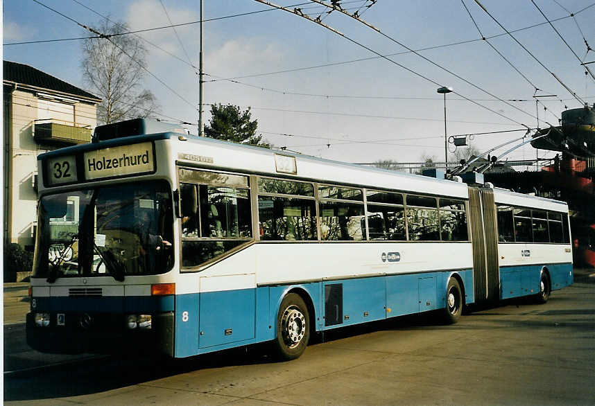 (065'617) - VBZ Zrich - Nr. 8 - Mercedes Gelenktrolleybus am 16. Februar 2004 in Zrich, Bucheggplatz