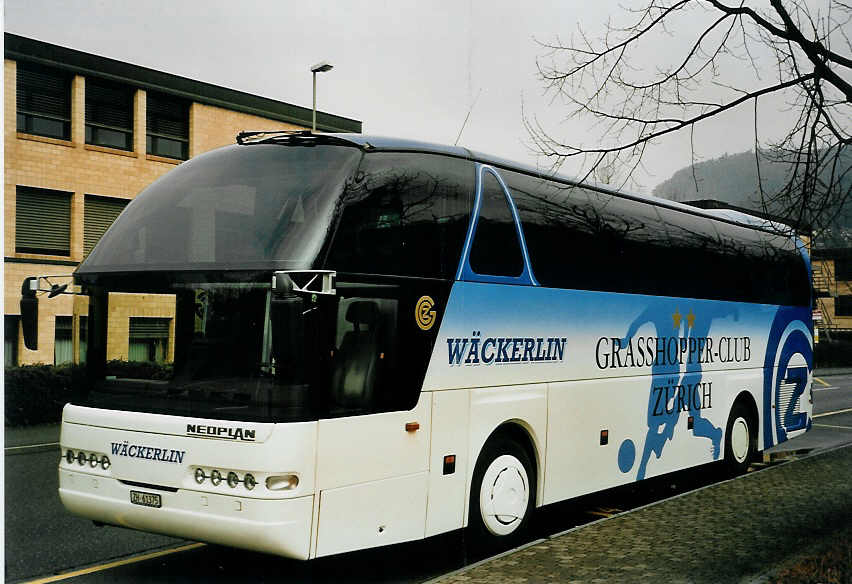 (065'907) - Wckerlin, Zrich - ZH 61'375 - Neoplan am 7. Mrz 2004 in Thun, Hotel Seepark