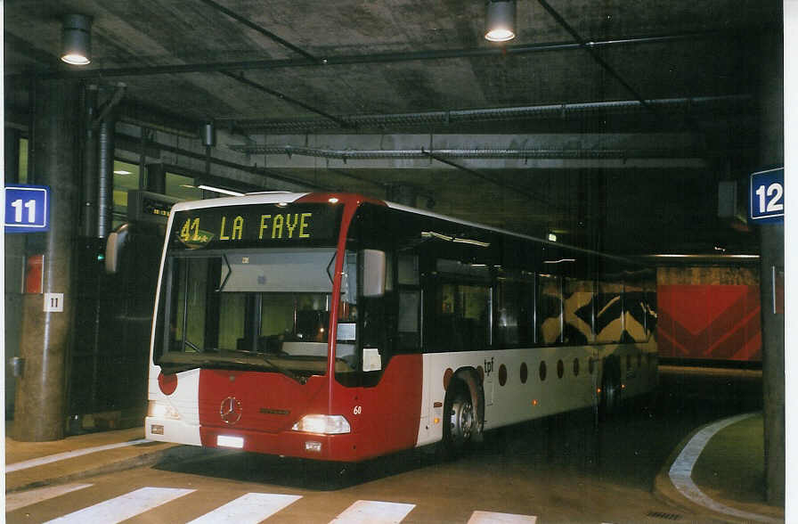 (066'105) - TPF Fribourg - Nr. 60/FR 300'284 - Mercedes 21. Mrz 2004 in Fribourg, Busbahnhof