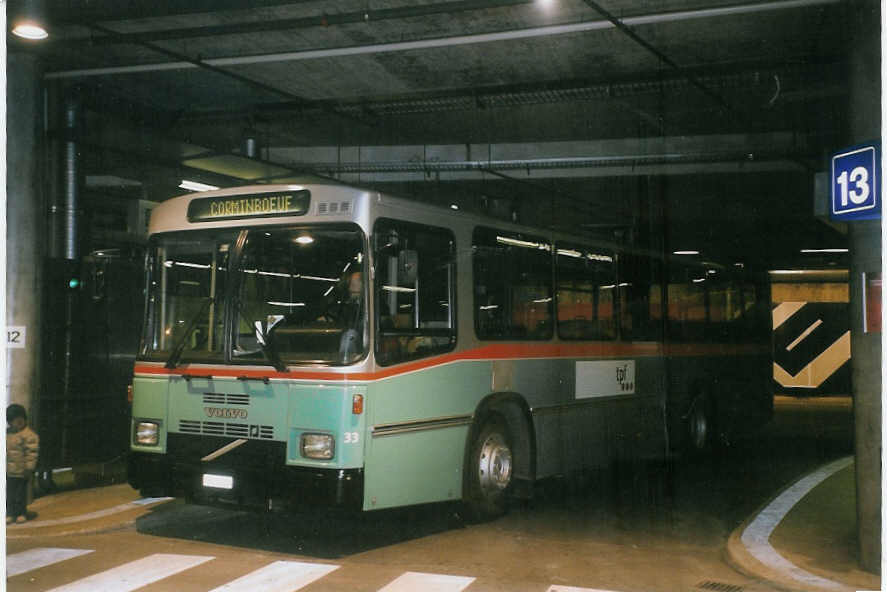 (066'106) - TPF Fribourg - Nr. 33/FR 300'212 - Volvo/R&J (ex GFM Fribourg Nr. 33) am 21. Mrz 2004 in Fribourg, Busbahnhof