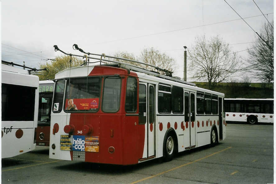 (066'121) - TPF Fribourg - Nr. 345 - FBW/Hess Trolleybus (ex TL Lausanne Nr. 702) am 21. Mrz 2004 in Fribourg, Garage