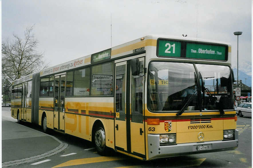 (066'522) - STI Thun - Nr. 63/BE 433'663 - Mercedes am 17. April 2004 beim Bahnhof Thun