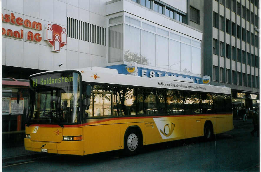 (066'621) - PostAuto Graubnden - GR 102'366 - Volvo/Hess (ex P 25'682) am 20. April 2004 beim Bahnhof Chur
