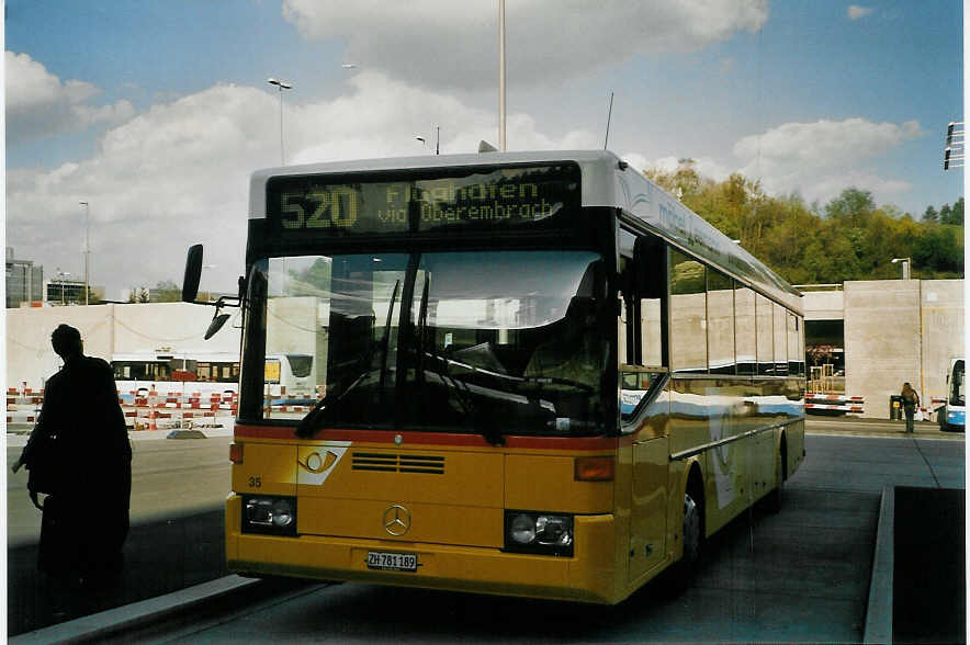 (067'218) - PostAuto Zrich - Nr. 35/ZH 781'189 - Mercedes (ex P 25'513) am 24. April 2004 in Zrich, Flughafen