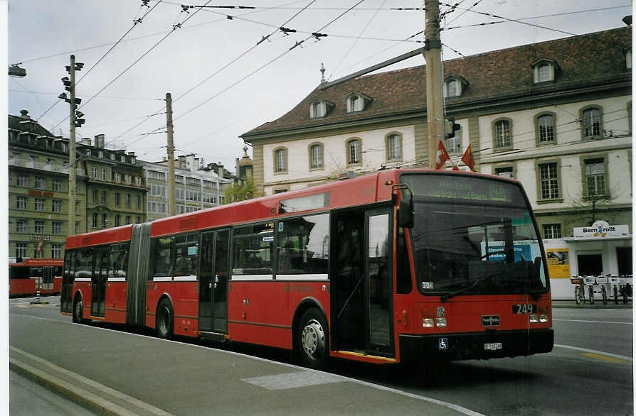 (067'233) - Bernmobil, Bern - Nr. 249/BE 518'249 - Van Hool am 1. Mai 2004 beim Bahnhof Bern