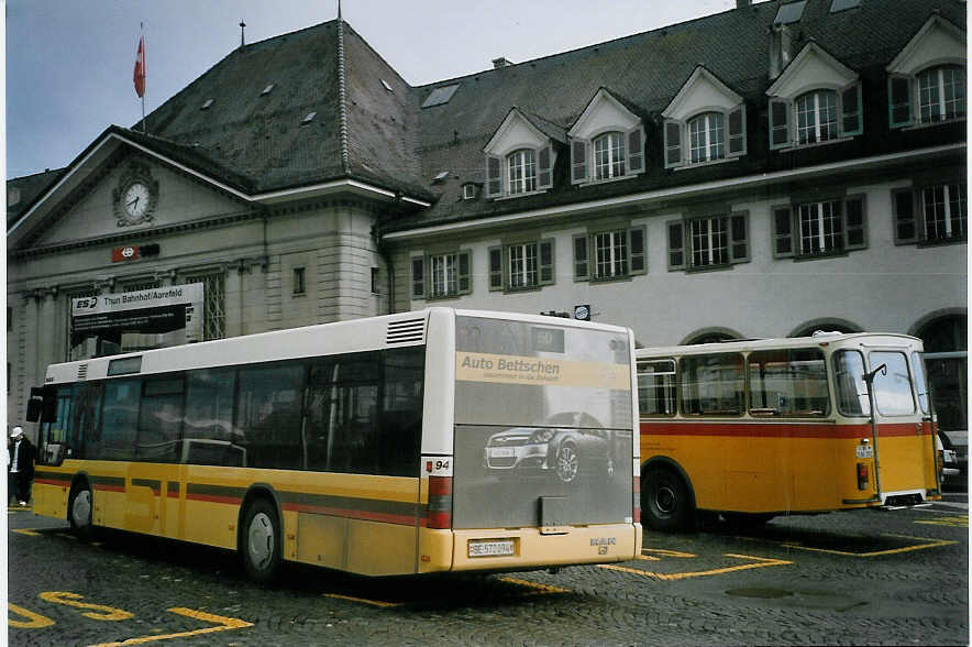 (067'316) - STI Thun - Nr. 94/BE 572'094 - MAN am 7. Mai 2004 beim Bahnhof Thun