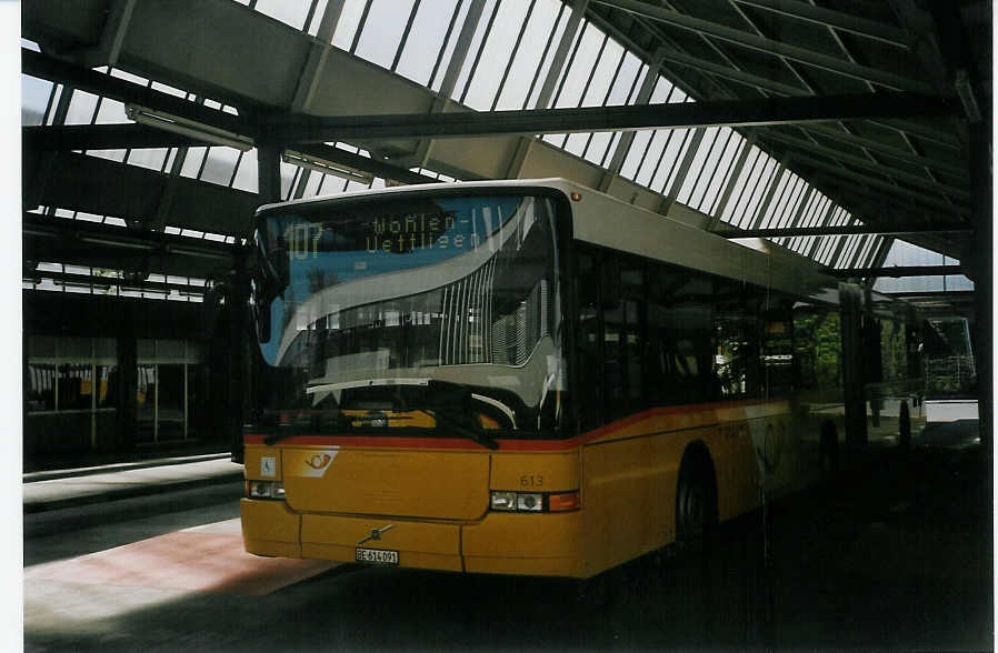 (067'609) - PostAuto Bern-Freiburg-Solothurn - Nr. 613/BE 614'091 - Volvo/Hess (ex P 27'733) am 17. Mai 2004 in Bern, Postautostation 