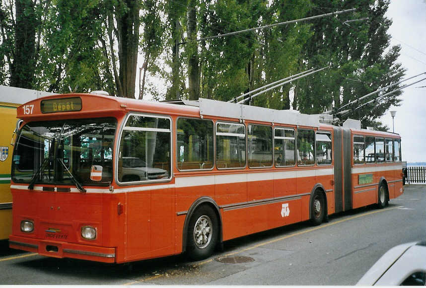 (067'708) - TN Neuchtel - Nr. 157 - FBW/Hess Gelenktrolleybus (ex Nr. 57) am 22. Mai 2004 in Neuchtel, Dpt