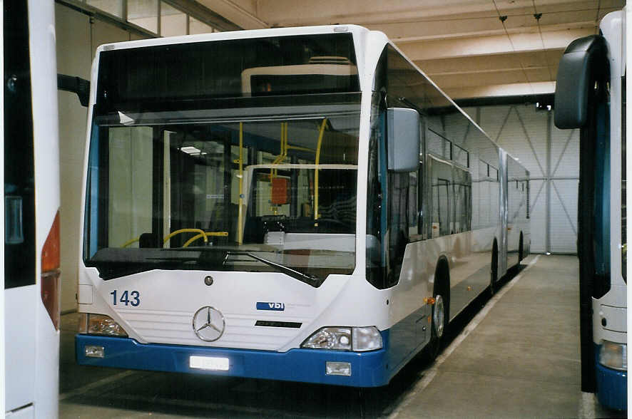 (067'817) - VBL Luzern - Nr. 143/LU 199'443 - Mercedes am 23. Mai 2004 in Luzern, Depot