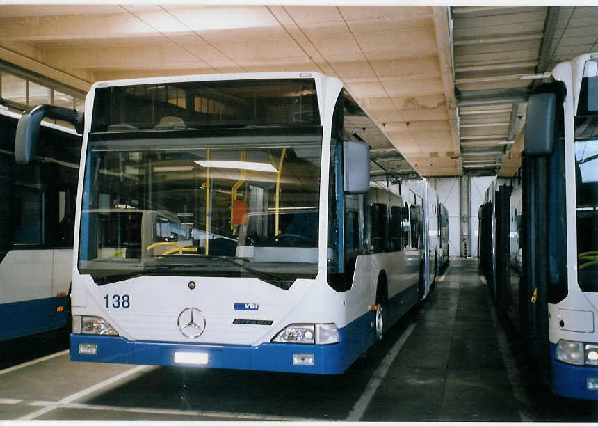 (067'820) - VBL Luzern - Nr. 138/LU 199'438 - Mercedes am 23. Mai 2004 in Luzern, Depot