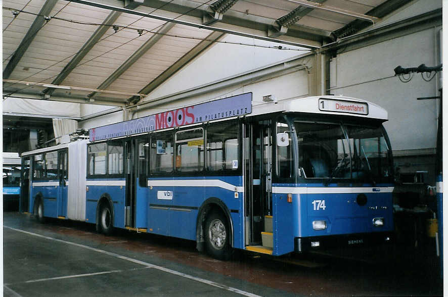 (067'822) - VBL Luzern - Nr. 174 - Volvo/Hess Gelenktrolleybus am 23. Mai 2004 in Luzern, Depot