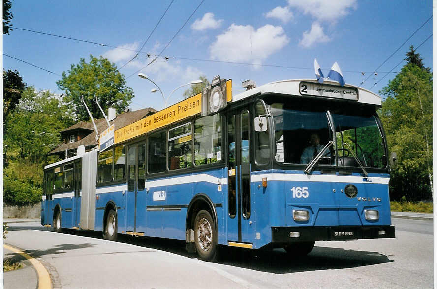 (067'913) - VBL Luzern - Nr. 165 - Volvo/Hess Gelenktrolleybus am 23. Mai 2004 in Luzern, Wrzenbach