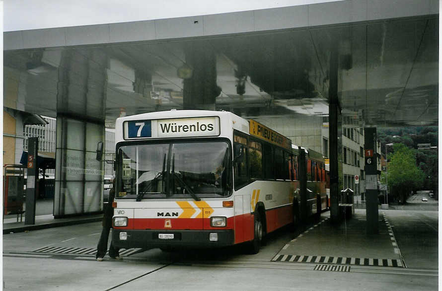 (068'412) - RVBW Wettingen - Nr. 111/AG 18'090 - MAN/R&J am 19. Juni 2004 beim Bahnhof Baden