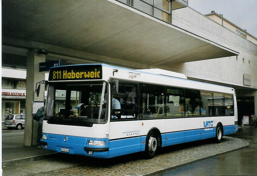 (068'429) - Ryffel, Uster - Nr. 78/ZH 568'160 - Irisbus am 19. Juni 2004 beim Bahnhof Uster