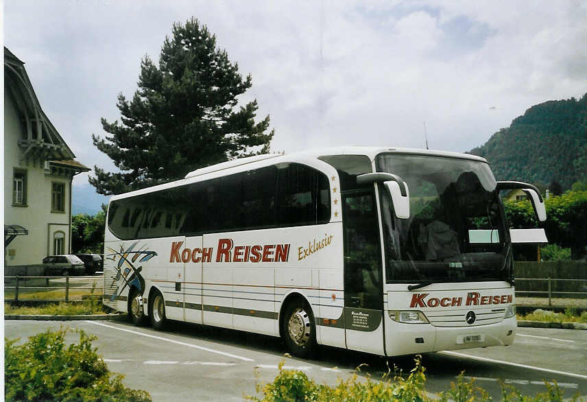 (068'711) - Koch, Giswil - NW 5220 - Mercedes am 20. Juni 2004 beim Bahnhof Interlaken West