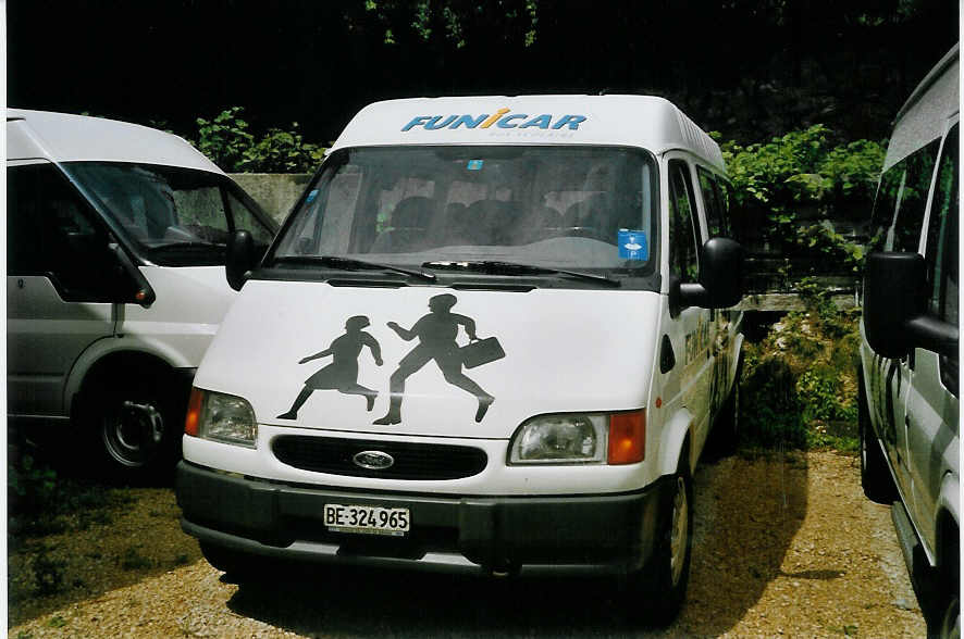 (069'007) - Funi-Car, Biel - Nr. 65/BE 324'965 - Ford am 7. Juli 2004 in Biel, Garage