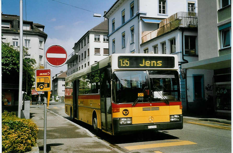 (069'012) - AVA Aarberg - Nr. 6/BE 447'616 - Mercedes am 7. Juli 2004 in Biel, Zentralplatz