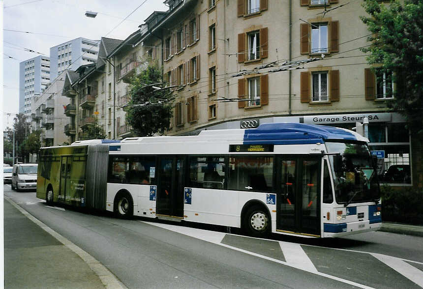 (069'030) - TL Lausanne - Nr. 560/VD 1658 - Van Hool am 8. Juli 2004 in Lausanne, Dpt Borde