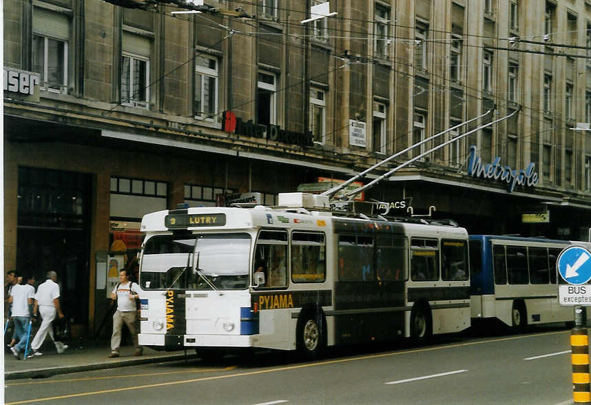 (069'127) - TL Lausanne - Nr. 728 - FBW/Hess Trolleybus am 8. Juli 2004 in Lausanne, Bel-Air