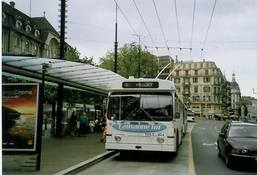 (069'134) - TL Lausanne - Nr. 732 - FBW/Hess Trolleybus am 8. Juli 2004 in Lausanne, Chauderon