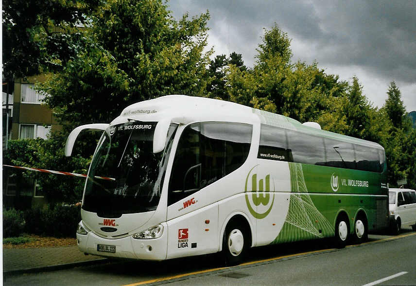 (069'418) - Aus Deutschland: WVG Wolfsburg - WOB-BL 222 - Scania/Irizar am 11. Juli 2004 in Thun, Hotel Seepark