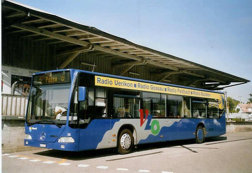 (069'519) - VZO Grningen - Nr. 14/ZH 41'414 - Mercedes am 17. Juli 2004 beim Bahnhof Stfa