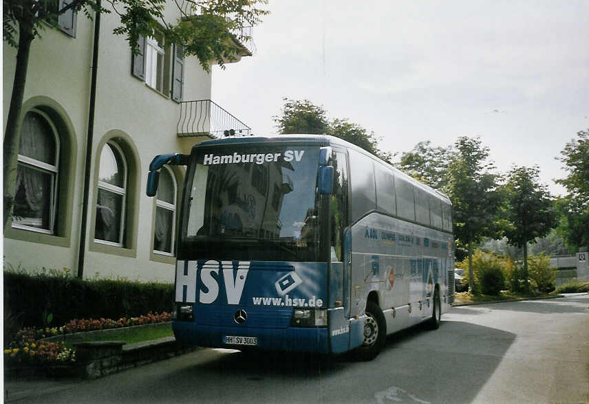 (069'526) - Aus Deutschland: HSV Hamburg - HH-SV 3003 - Mercedes am 18. Juli 2004 in Spiez, Hotel Belvdre