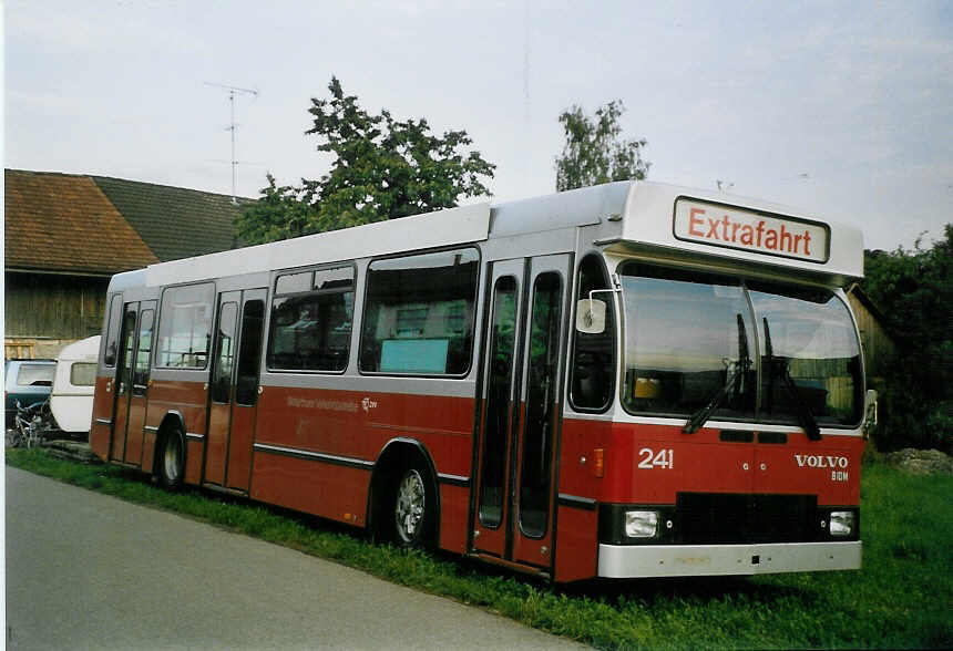 (069'625) - WV Winterthur - Nr. 241 - Volvo/Hess am 23. Juli 2004 in Willikon, Neuhusstrasse