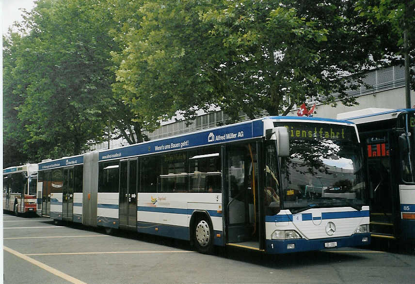 (070'215) - ZVB Zug - Nr. 1/ZG 3351 - Mercedes/Hess am 21. August 2004 in Luzern, Inseli-P