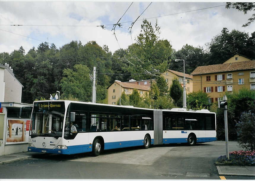 (070'230) - VBL Luzern - Nr. 144/LU 199'444 - Mercedes am 21. August 2004 in Luzern, Maihof