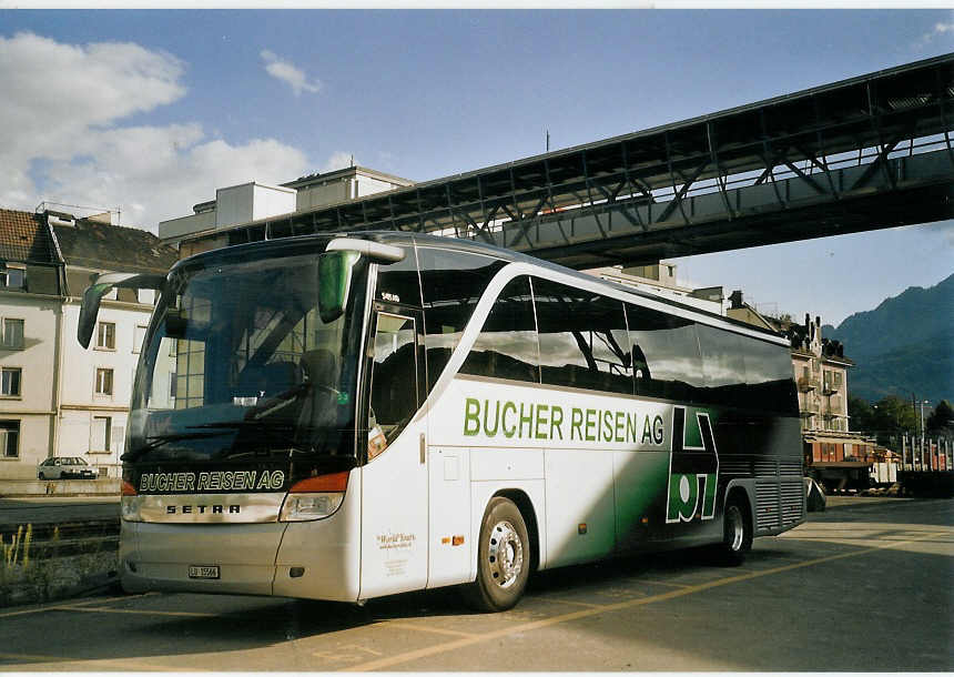 (070'316) - Bucher, Luzern - LU 15'566 - Setra am 21. August 2004 in Luzern, Inseli-P