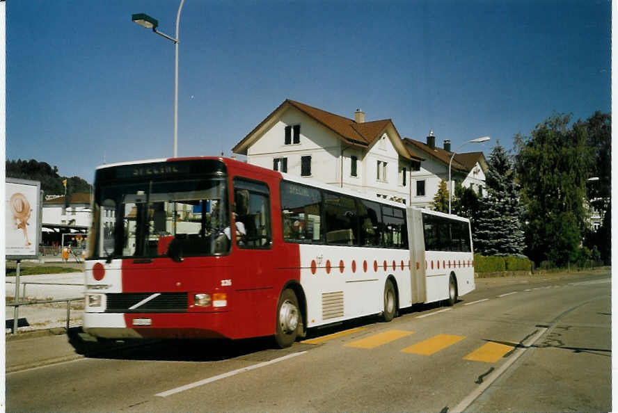 (070'704) - TPF Fribourg - Nr. 126/FR 300'244 - Volvo/Hess (ex GFM Fribourg Nr. 126) am 5. September 2004 in Burgdorf, Neumarkt