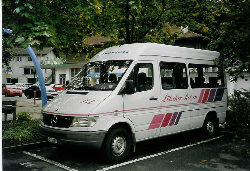 (071'233) - Ltscher, Neuheim - ZG 53'070 - Mercedes am 26. September 2004 in Thun, Grabengut