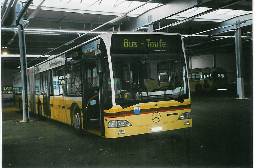 (071'312) - STI Thun - Nr. 74/BE 263'474 - Mercedes am 26. September 2004 in Thun, Garage