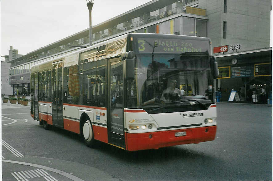 (071'633) - PostAuto Thurgau-Schaffhausen - Nr. 74/TG 158'098 - Neoplan (ex P 23'204) am 4. Oktober 2004 beim Bahnhof Frauenfeld